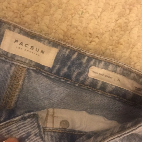PacSun Jean shorts - almost new worn twice - Picture 2 of 4